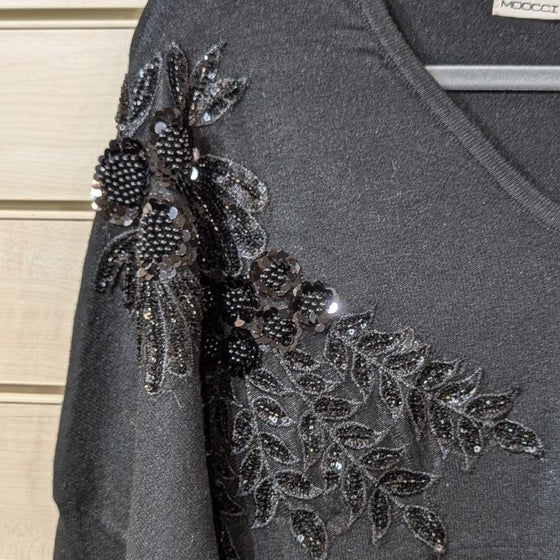 Sequin flower detail jumper | Black