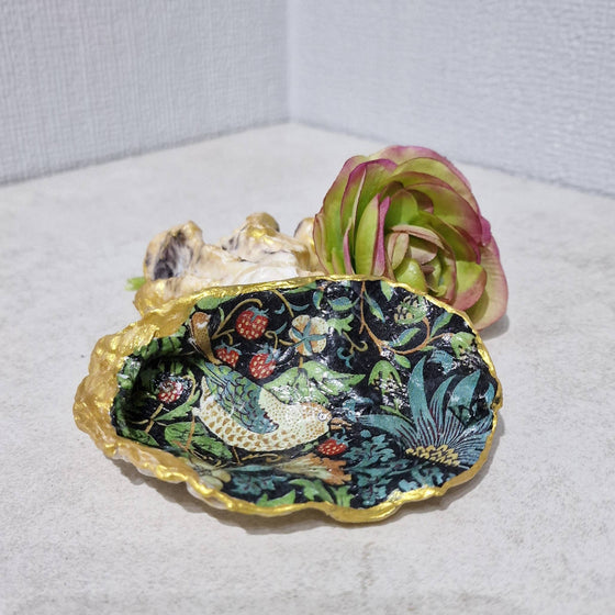 William Morris Strawberry Thief Black Oyster Shell Dish V&A