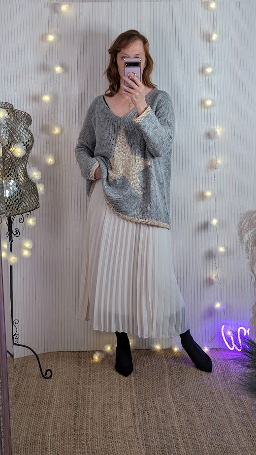 Italian star jumper in light grey