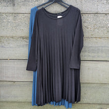  Pleated dress | Black