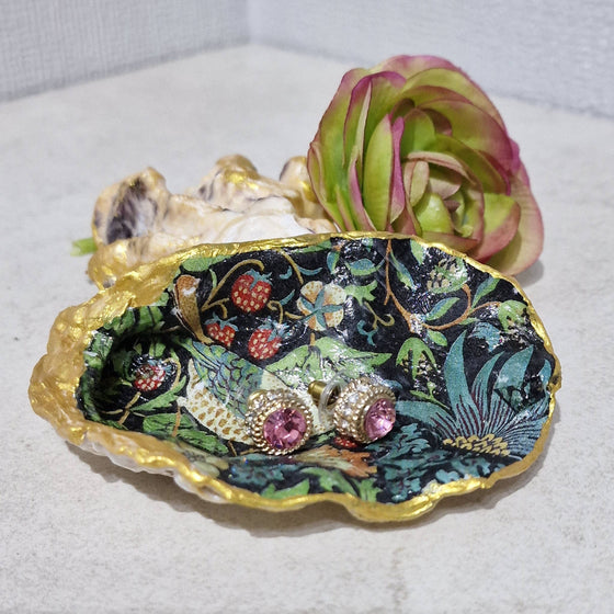 William Morris Strawberry Thief Black Oyster Shell Dish V&A